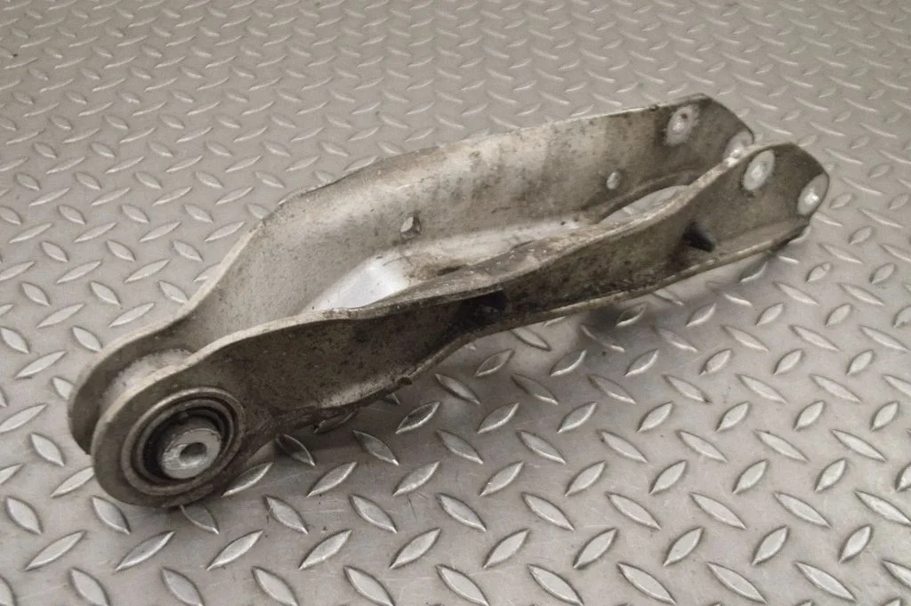Rear upper control arm/wishbone 4M0505311G