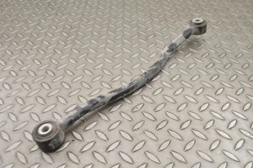 Rear upper control arm/wishbone – right