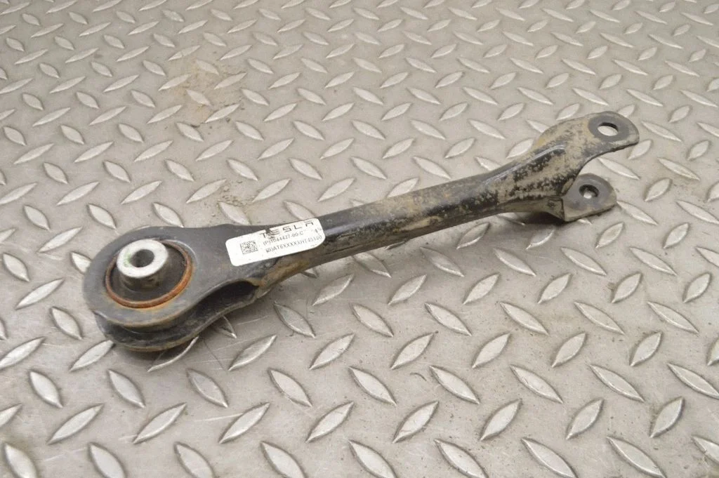Rear upper control arm/wishbone – Tesla Model S (2012-)