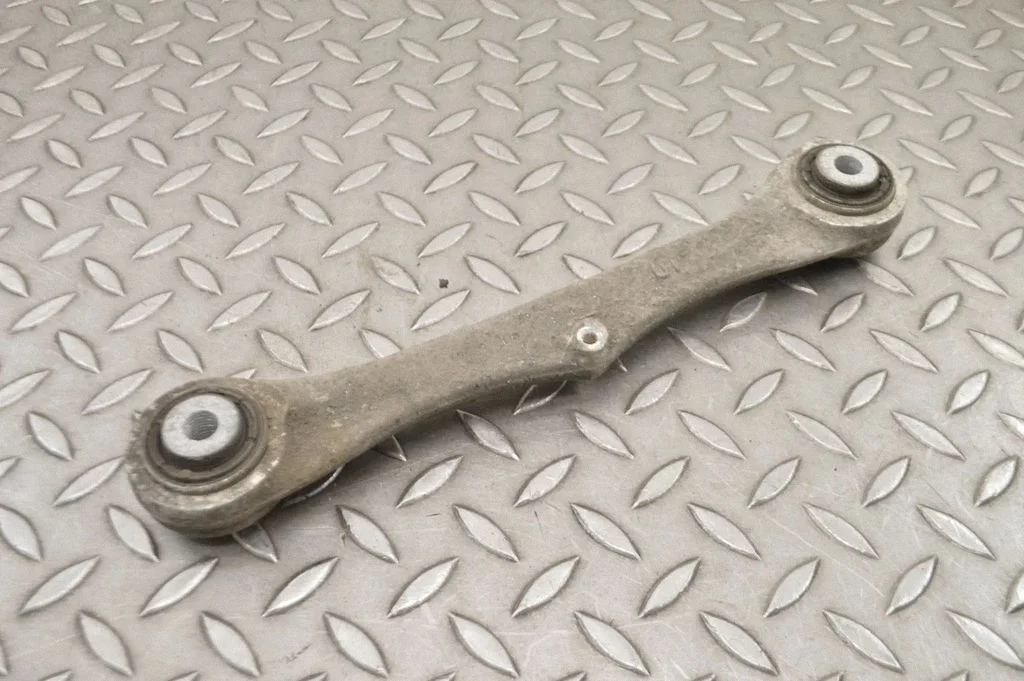 Rear upper control arm/wishbone – Tesla Model S (2012-)