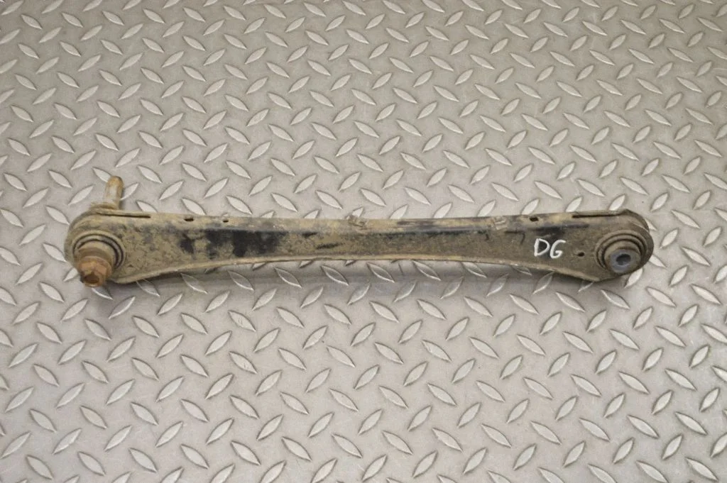 Aizmugurējā svira (dakša) – labā