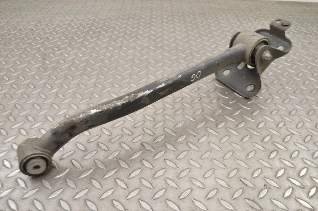 Tagumine ülemine õõtshoob D824543B92