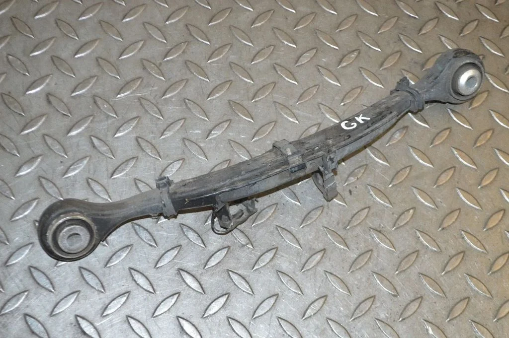 Aizmugurējā svira (dakša) – kreisā