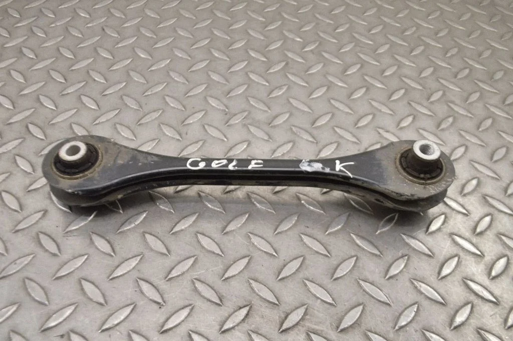 Tagumine ülemine õõtshoob – Volkswagen e-Golf (2014-)