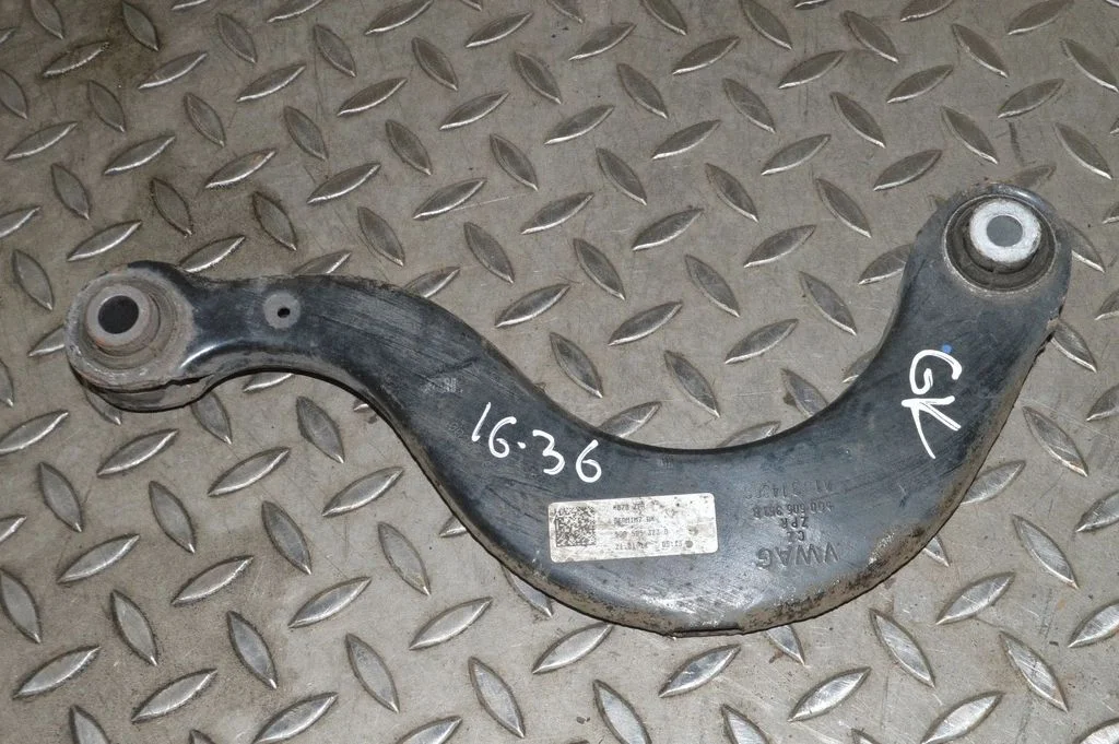 Aizmugurējā svira (dakša) 5Q0505323D