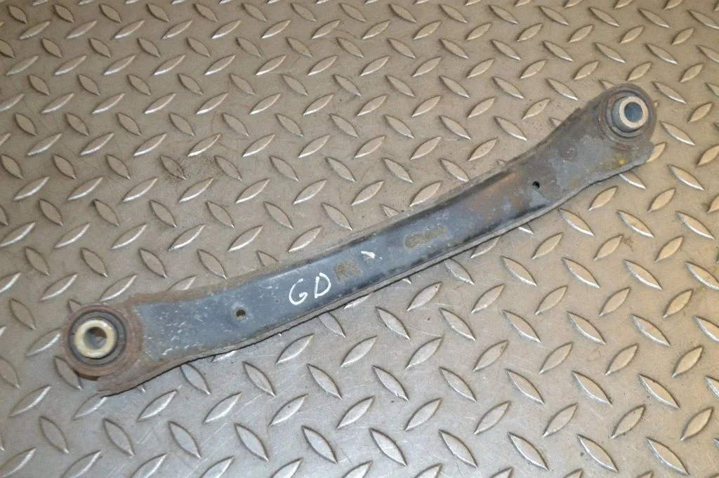 Aizmugurējā svira (dakša) – labā