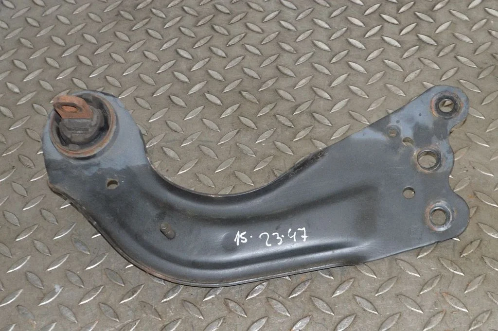 Tagumine ülemine õõtshoob – Mazda 6 (2013-2016)