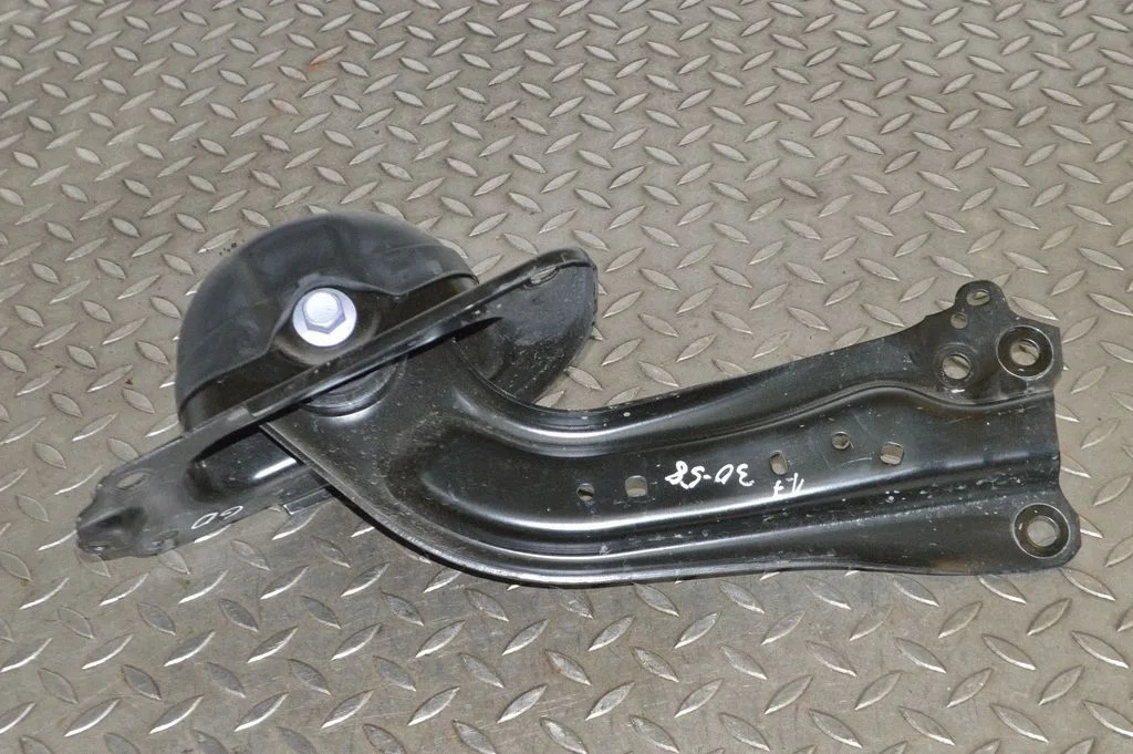 Aizmugurējā svira (dakša) – labā