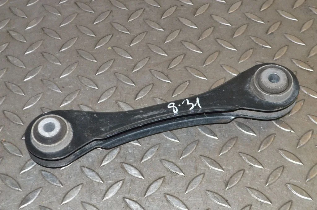 Tagumine ülemine õõtshoob – BMW 3-seeria F30 F35 F31 (2012-2018)