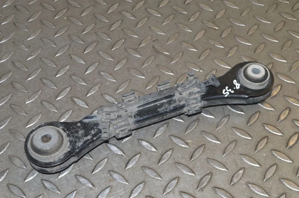 Tagumine ülemine õõtshoob – BMW 3-seeria F30 F35 F31 (2012-2018)
