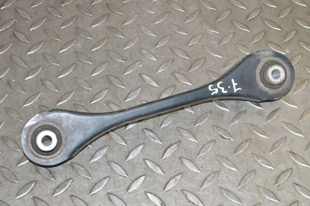 Aizmugurējā svira (dakša) 5Q0501529C