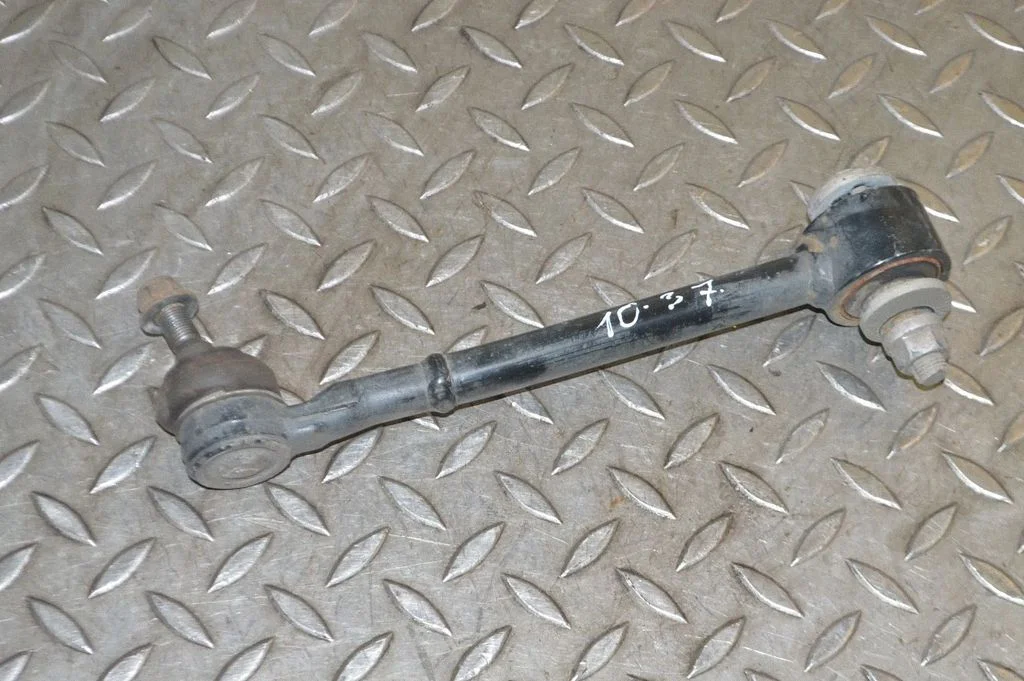 Rear upper control arm/wishbone – right