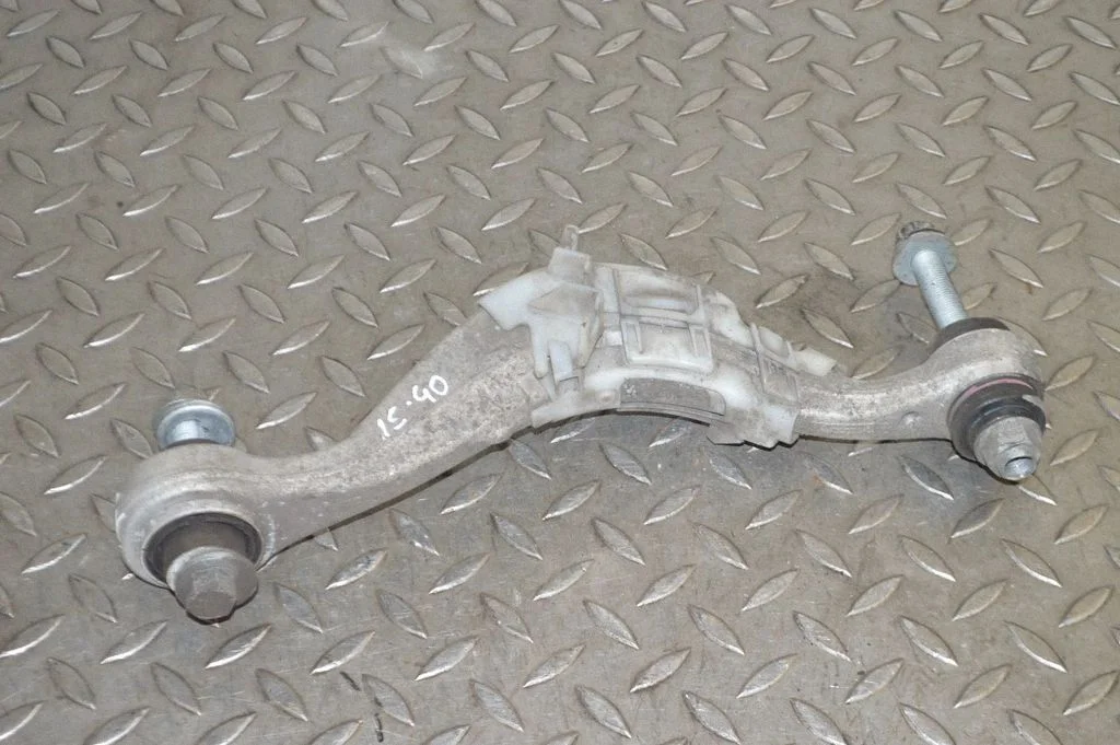 Rear upper control arm/wishbone 6883339