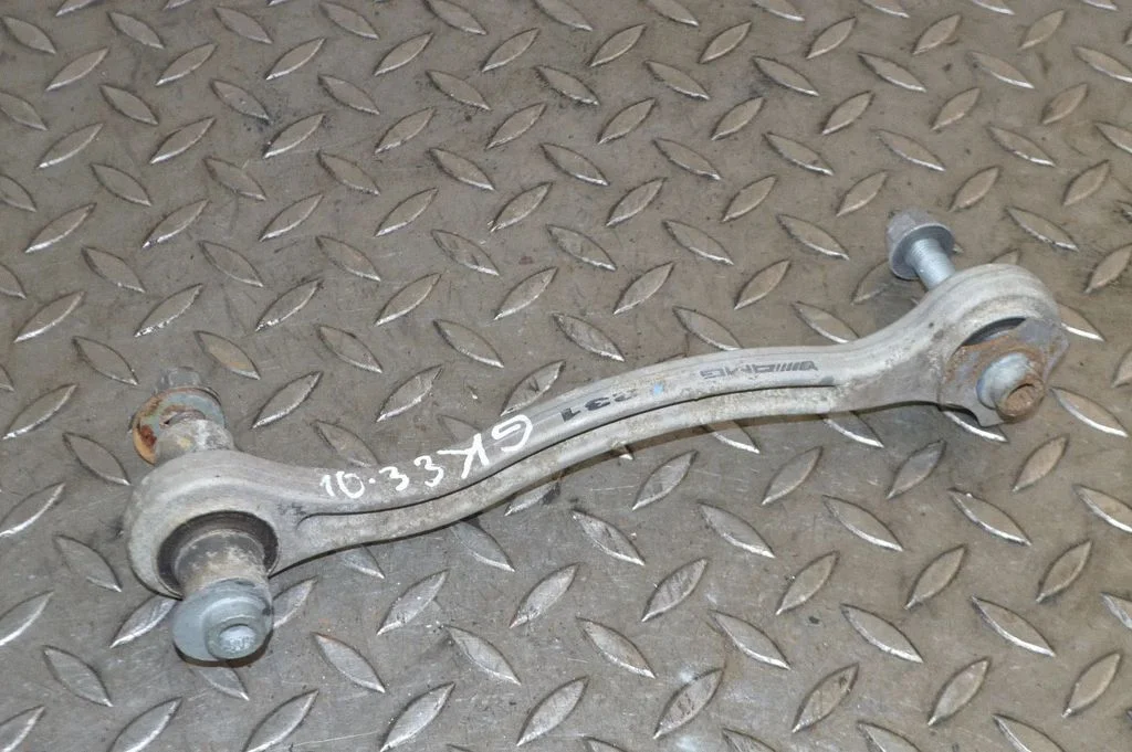 Aizmugurējā svira (dakša) – kreisā