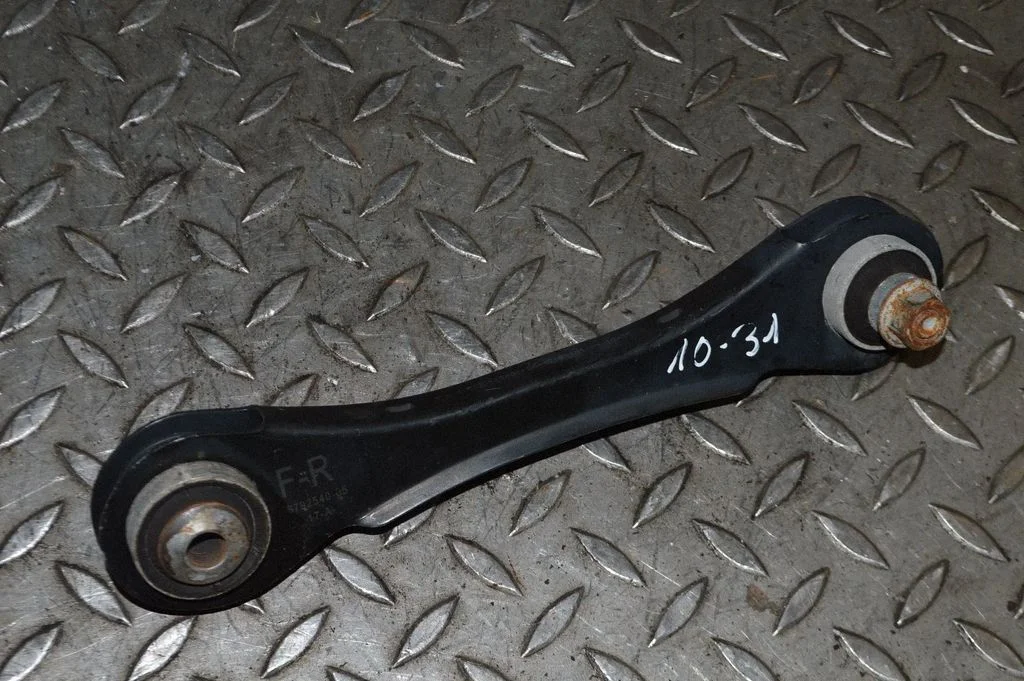 Tagumine ülemine õõtshoob – BMW 3-seeria F30 F35 F31 (2012-2018)