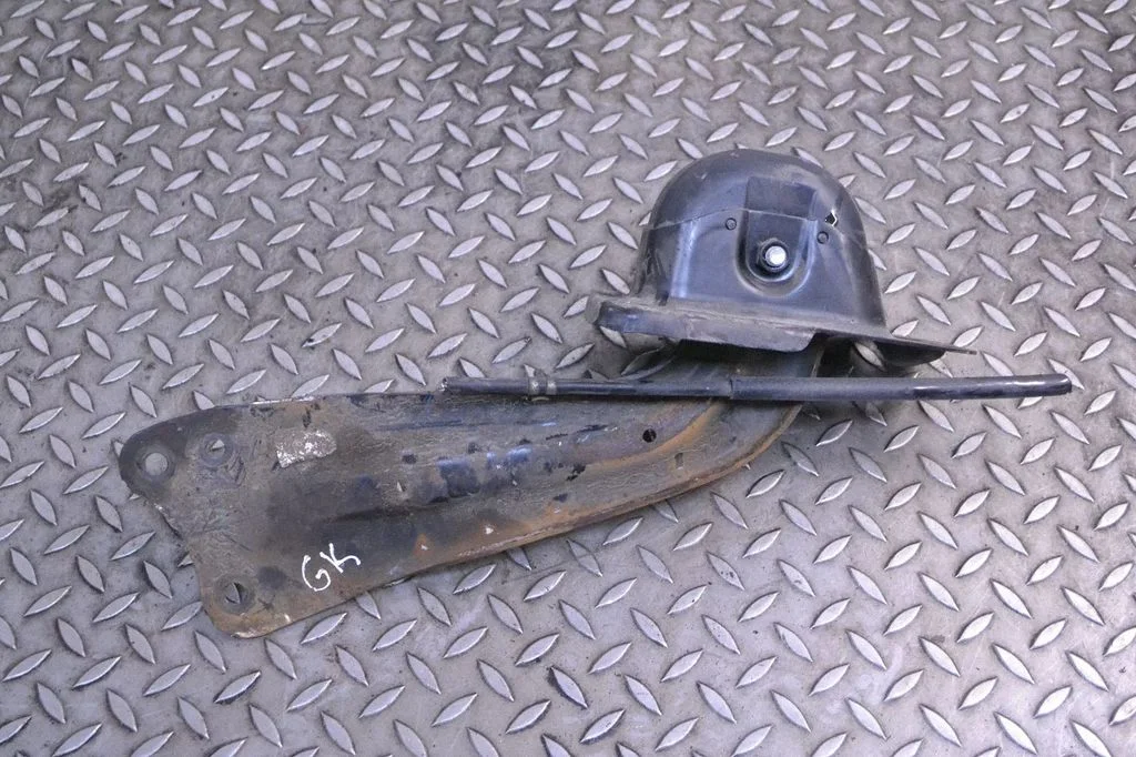 Wahacz tylny górny – Audi A3 S3 8P (2003-2012)