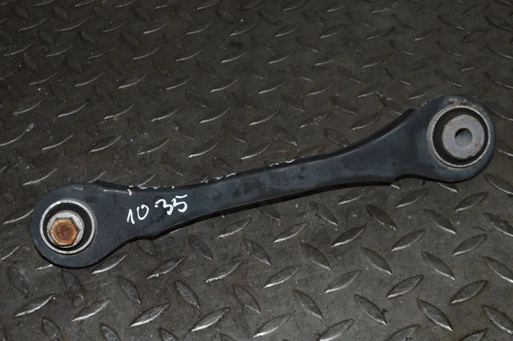 Tagumine ülemine õõtshoob – BMW 3-seeria F30 F35 F31 (2012-2018)