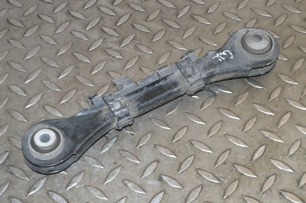 Tagumine ülemine õõtshoob – BMW 3-seeria F30 F35 F31 (2012-2018)
