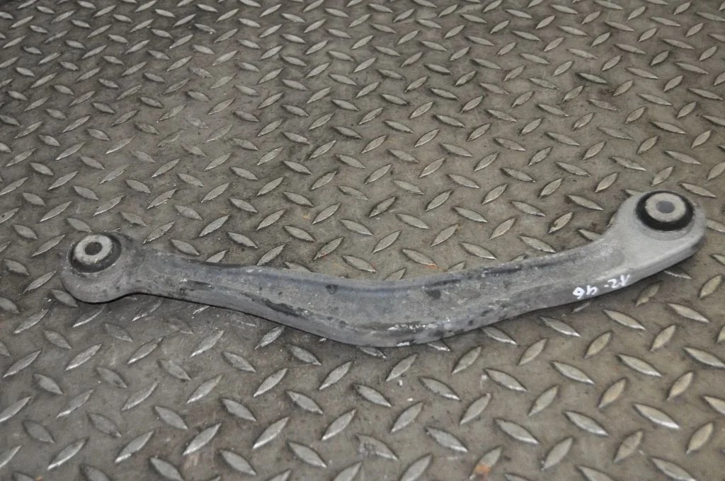 Tagumine ülemine õõtshoob A2213520005