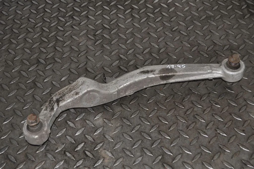 Aizmugurējā svira (dakša) – labā