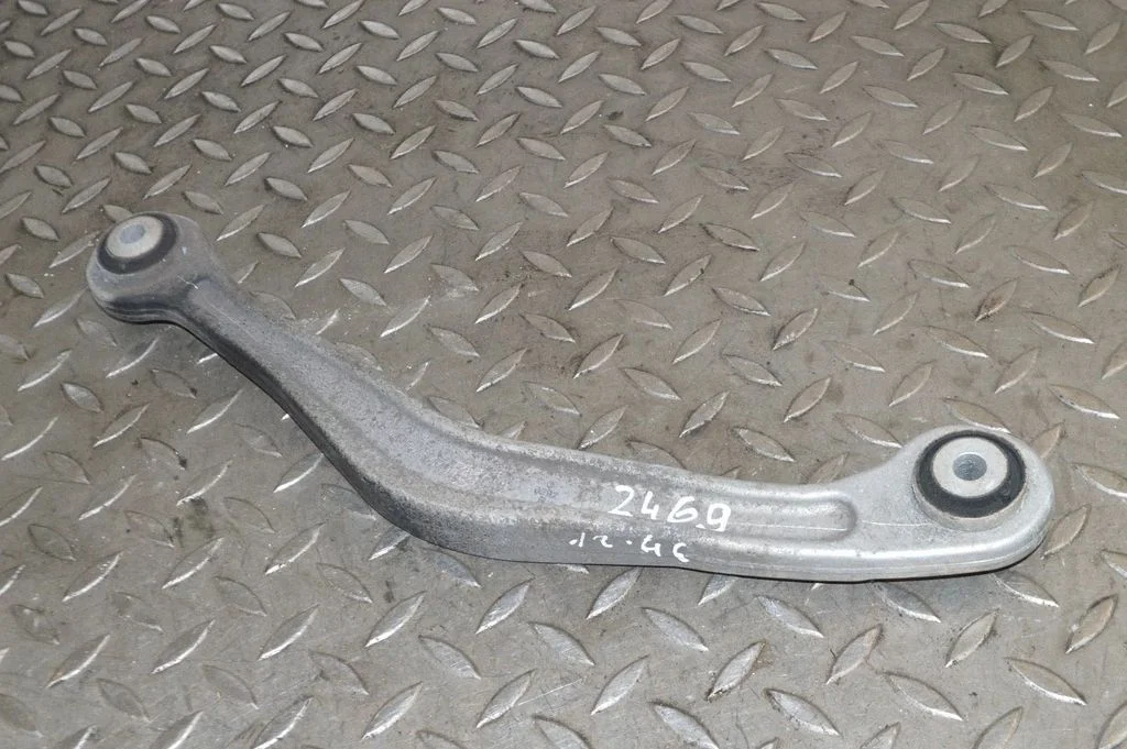 Aizmugurējā svira (dakša) – Mercedes-Benz S klase C217 (2015-2020)