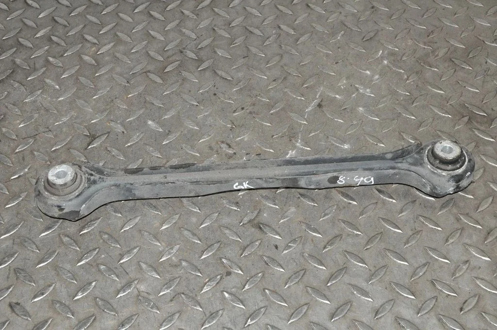 Aizmugurējā svira (dakša) – kreisā