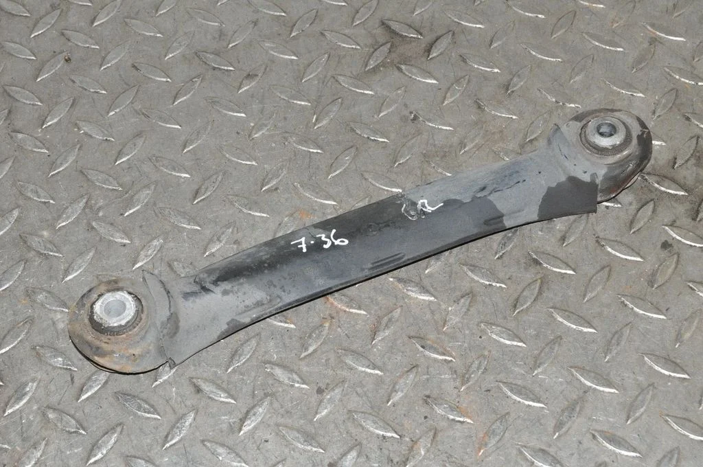 Aizmugurējā svira (dakša) – kreisā
