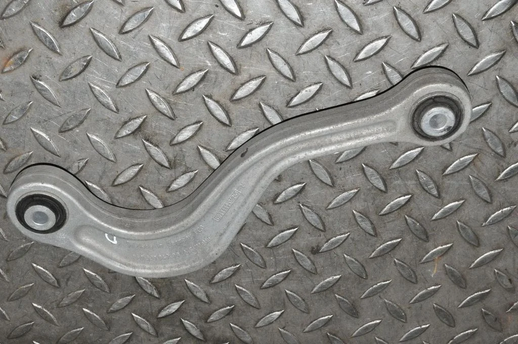 Wahacz tylny górny – Porsche Panamera (970) (2009-2017)