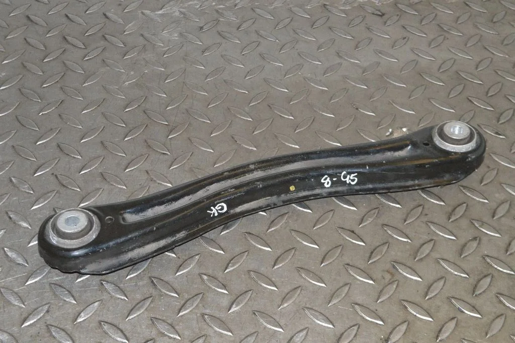 Aizmugurējā svira (dakša) – kreisā