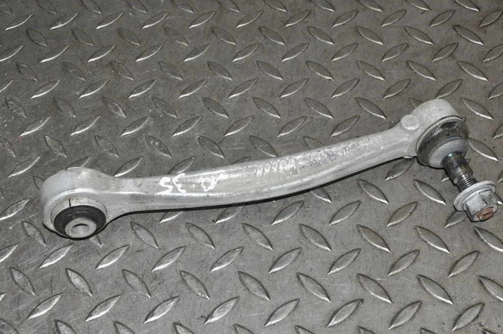 Tagumine ülemine õõtshoob – BMW Series 4 M4 F82 F83 (2014-2020)