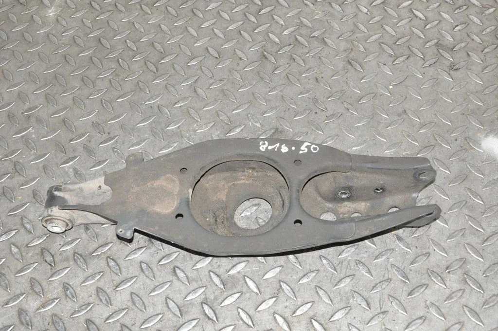 Rear upper control arm/wishbone – left
