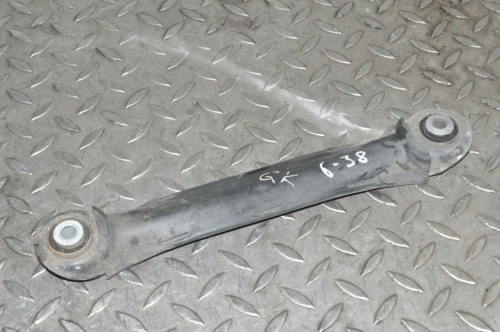 Rear upper control arm/wishbone – left