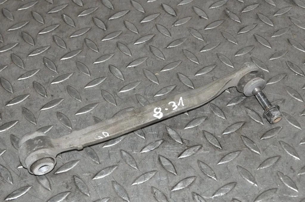 Rear upper control arm/wishbone – right