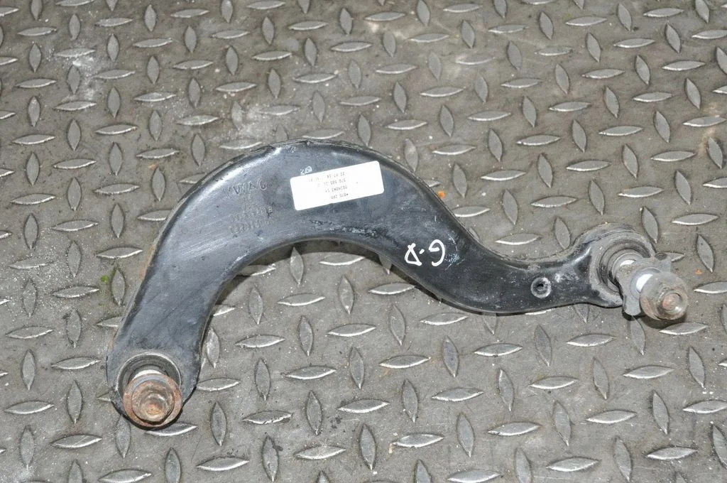 Aizmugurējā svira (dakša) 5Q0505323D