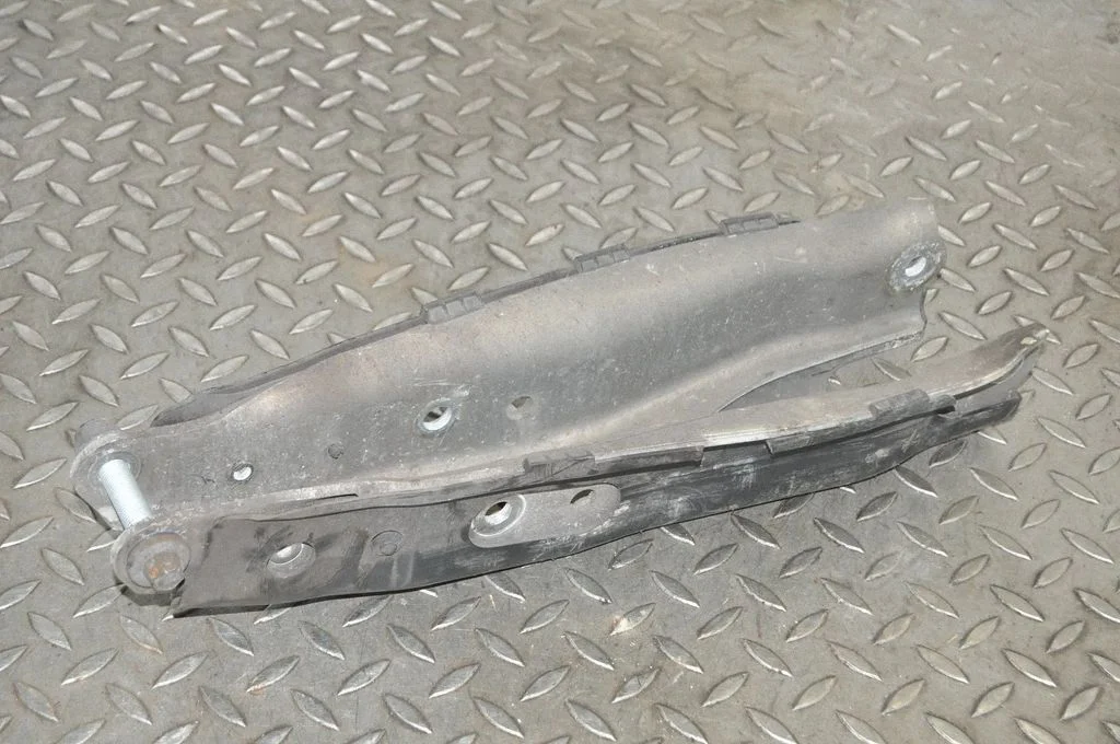Rear upper control arm/wishbone – left