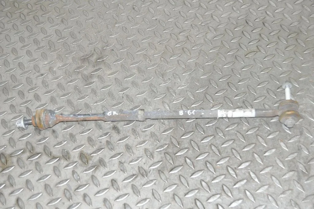 Aizmugurējā svira (dakša) – kreisā