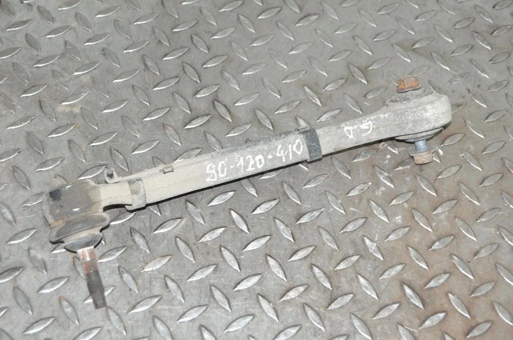 Aizmugurējā svira (dakša) – labā