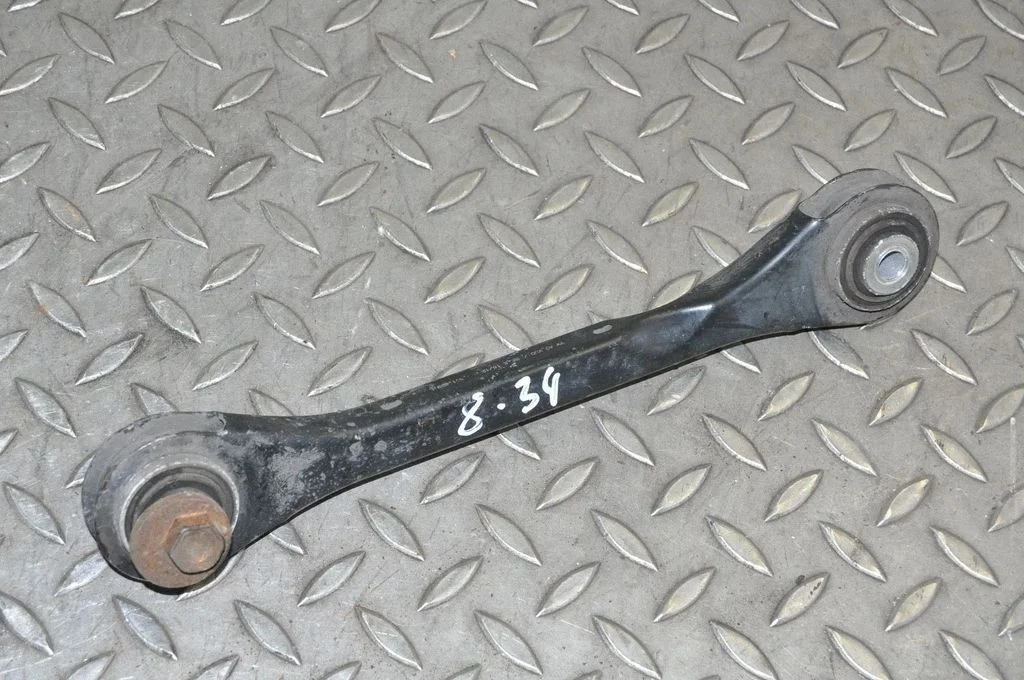 Aizmugurējā svira (dakša) – labā