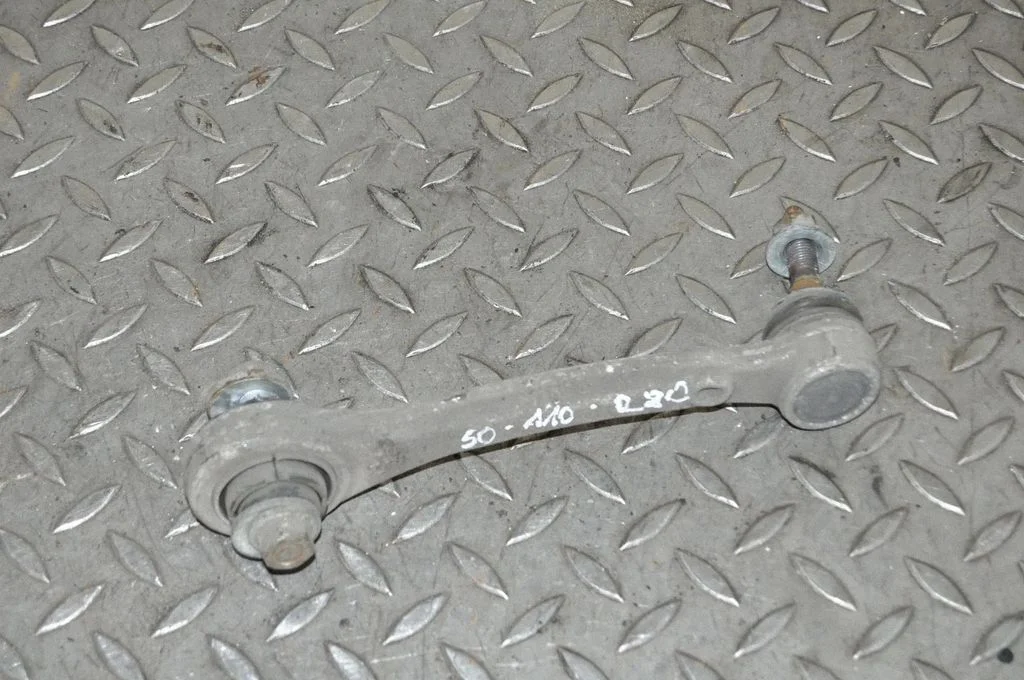 Aizmugurējā svira (dakša) – labā