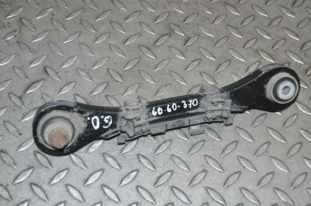 Wahacz tylny górny – BMW Seria 3 F30 F35 F31 (2012-2018)