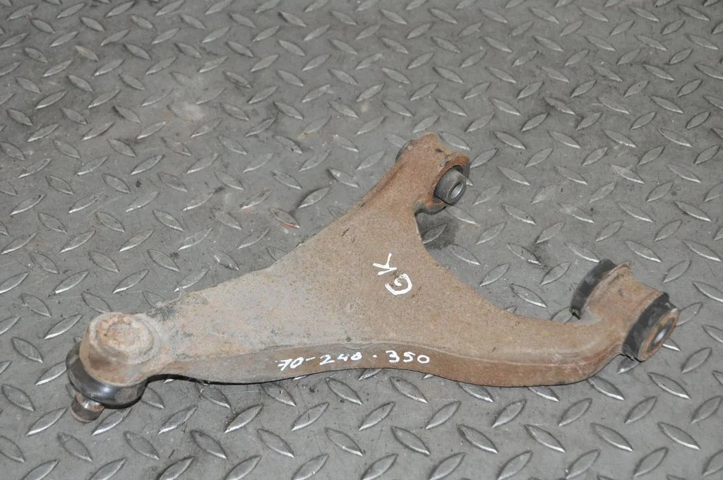 Aizmugurējā svira (dakša) – kreisā