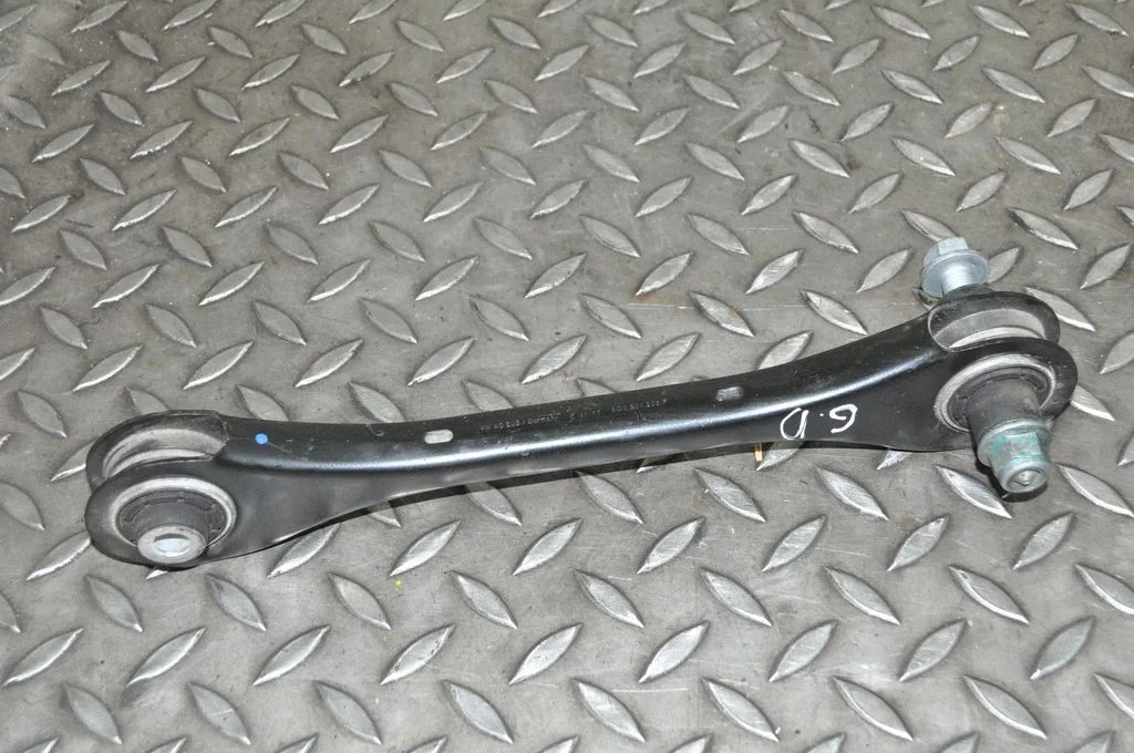 Aizmugurējā svira (dakša) – labā