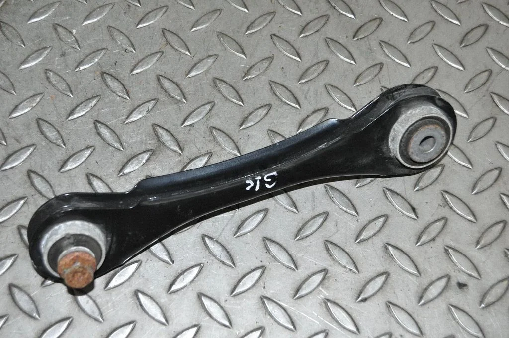 Wahacz tylny górny – BMW Seria 3 F30 F35 F31 (2012-2018)