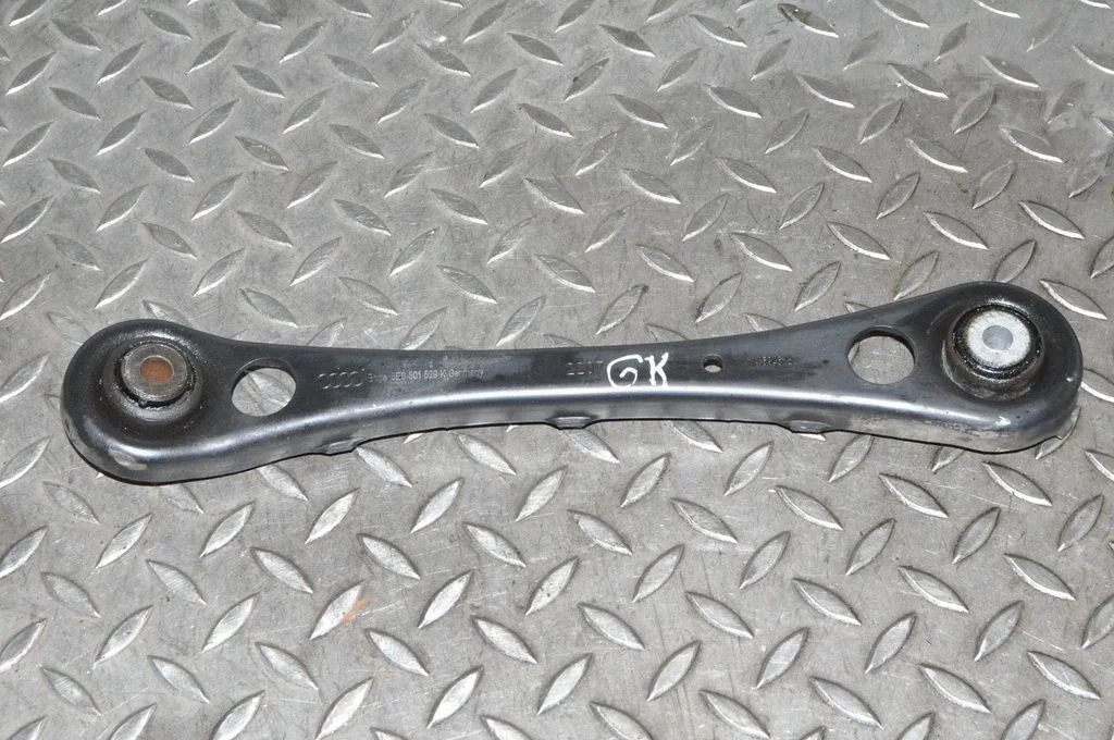 Aizmugurējā svira (dakša) – kreisā
