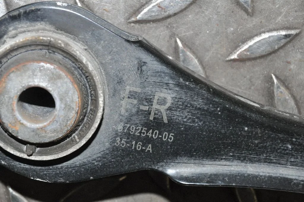 Tagumine ülemine õõtshoob – BMW 2-seeria F22 F23 (2013-2017)