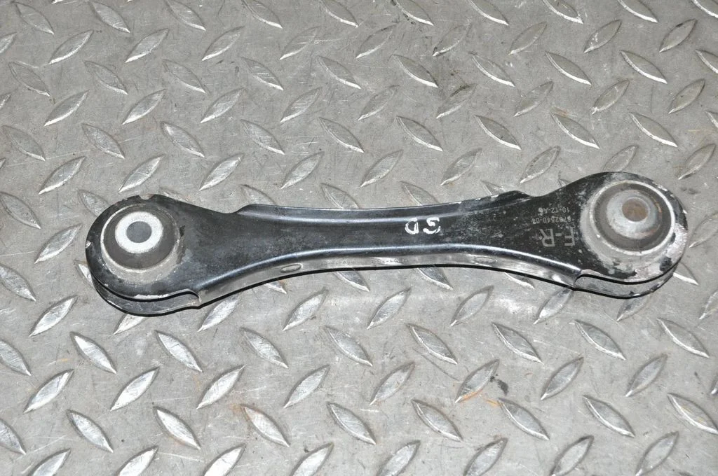 Tagumine ülemine õõtshoob – BMW 3-seeria F30 F35 F31 (2012-2018)