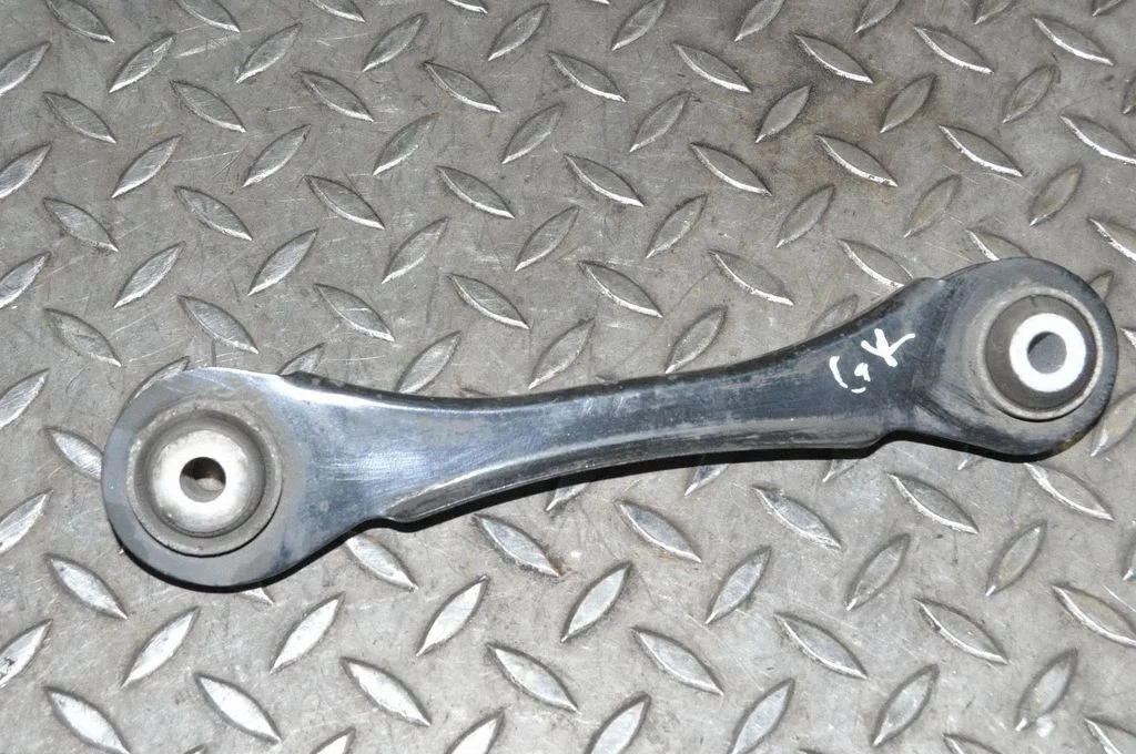 Wahacz tylny górny – BMW Seria 3 F30 F35 F31 (2012-2018)