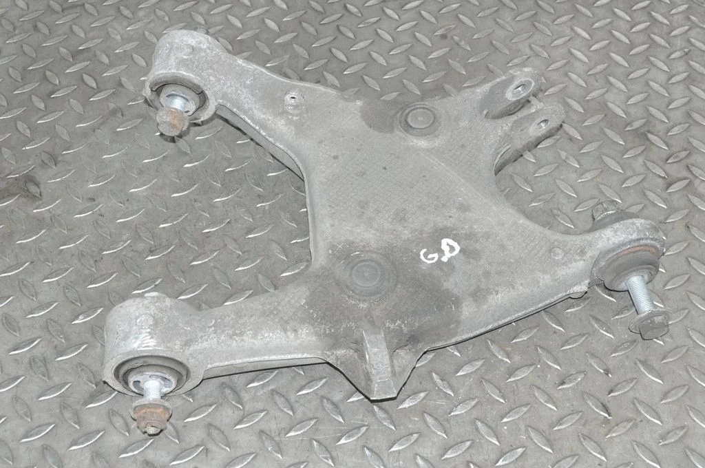 Wahacz tylny górny – BMW Seria 7 F01 F02 F03 F04 (2008-2016)