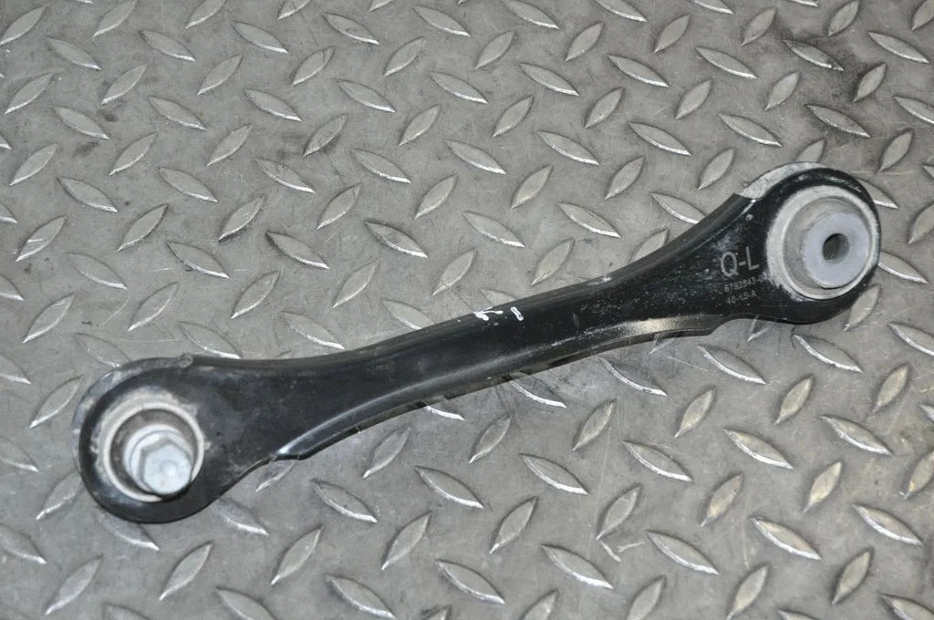 Tagumine ülemine õõtshoob – BMW 2-seeria F22 F23 (2013-2017)