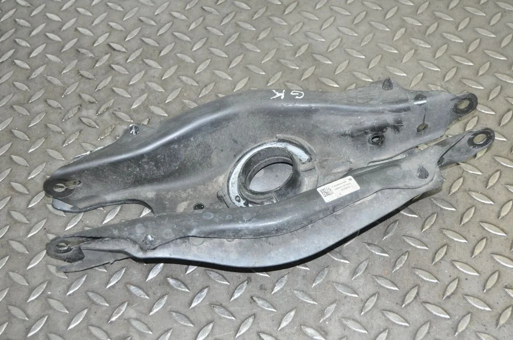 Wahacz tylny górny – Mercedes-Benz Klasa C W205 (2014-2021)